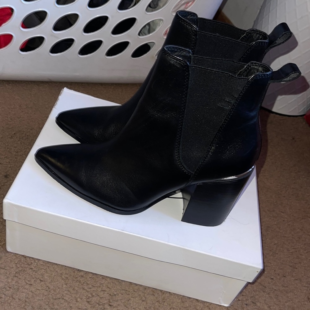 Steve Madden pointed boots